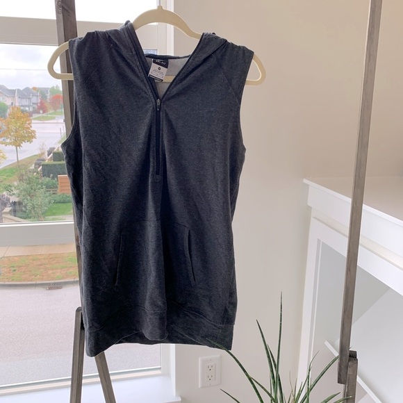 NIKE Quarter Zip - Picture 2 of 4